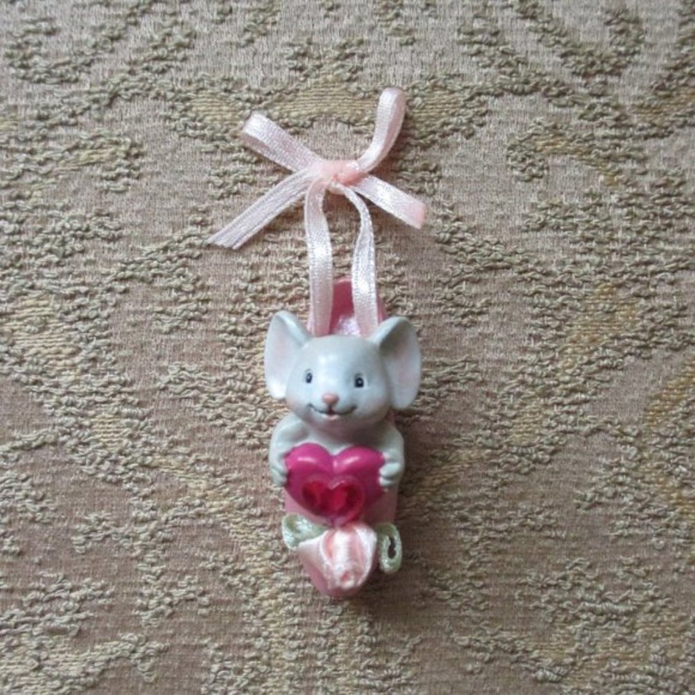 NWOT - carlton cards (agc) - 'mouse in ballet slipper' ornament - 2002